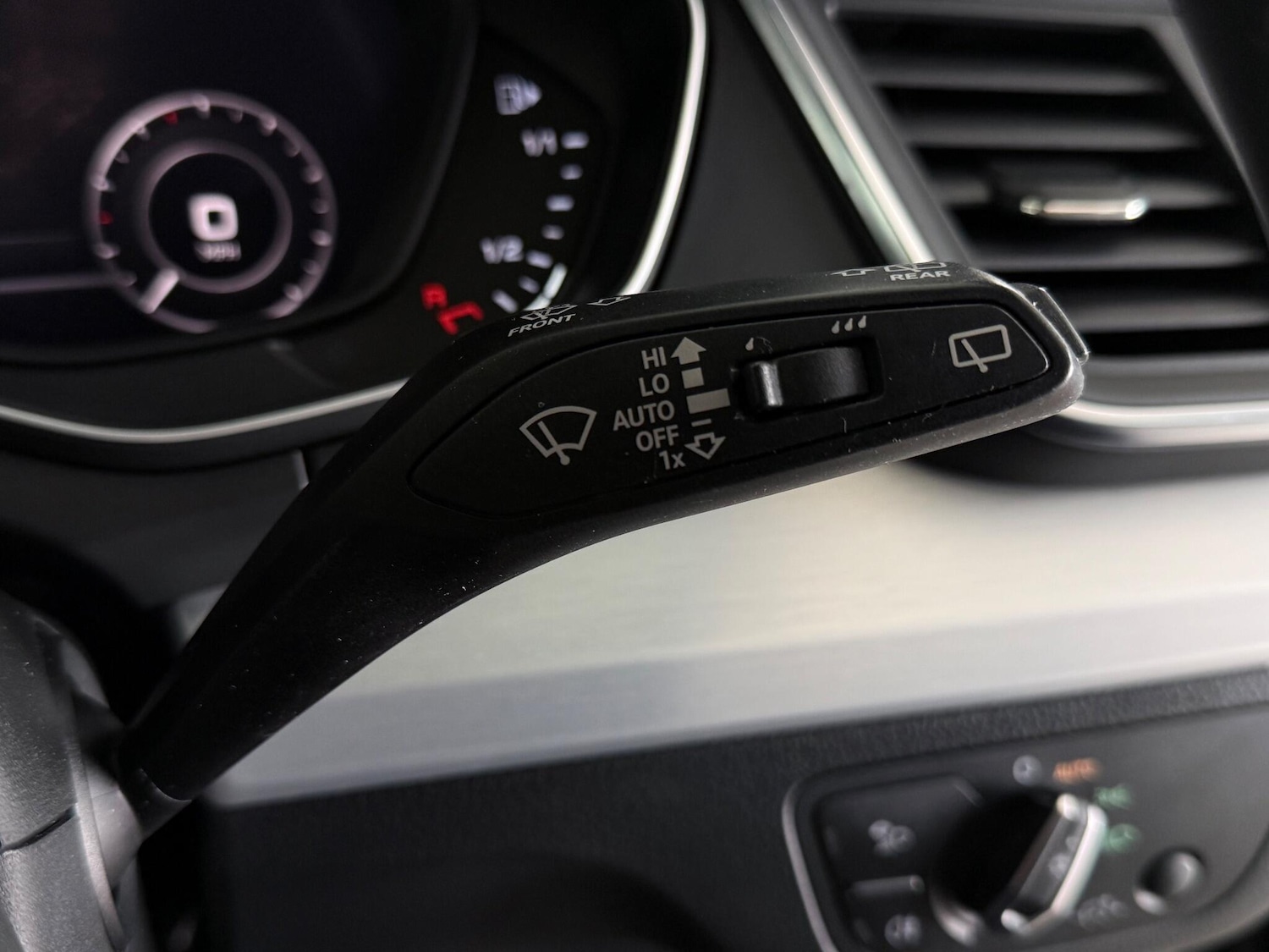 Used Audi Q5 2019 for sale - 76468336: Photo 30