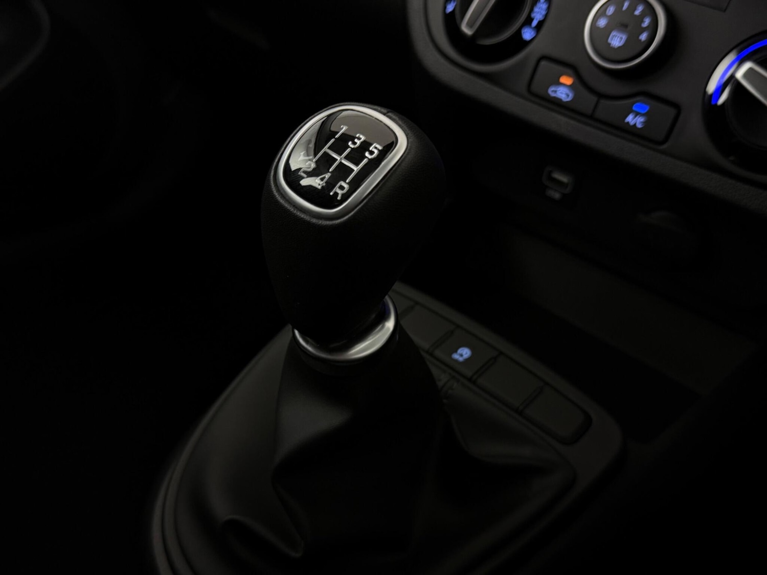 Used Hyundai i10 2023 for sale - 77456611: Photo 30