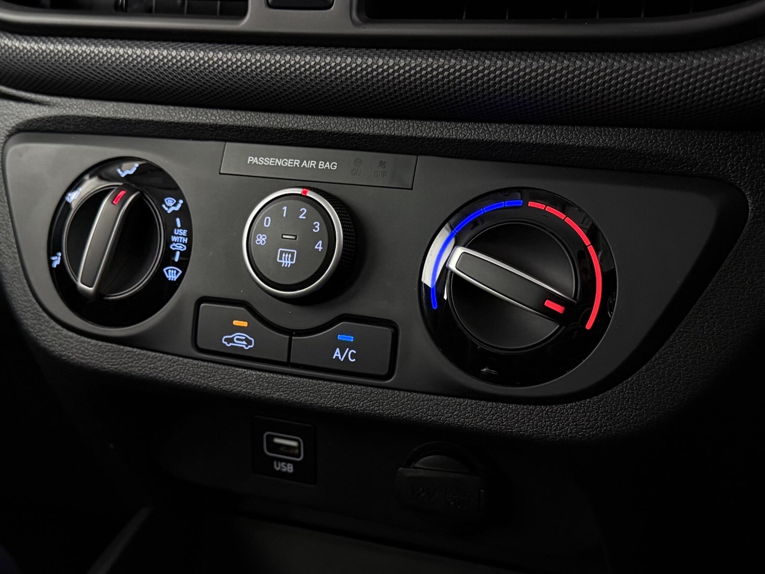 Used Hyundai i10 2023 for sale - 77456611: Photo 31