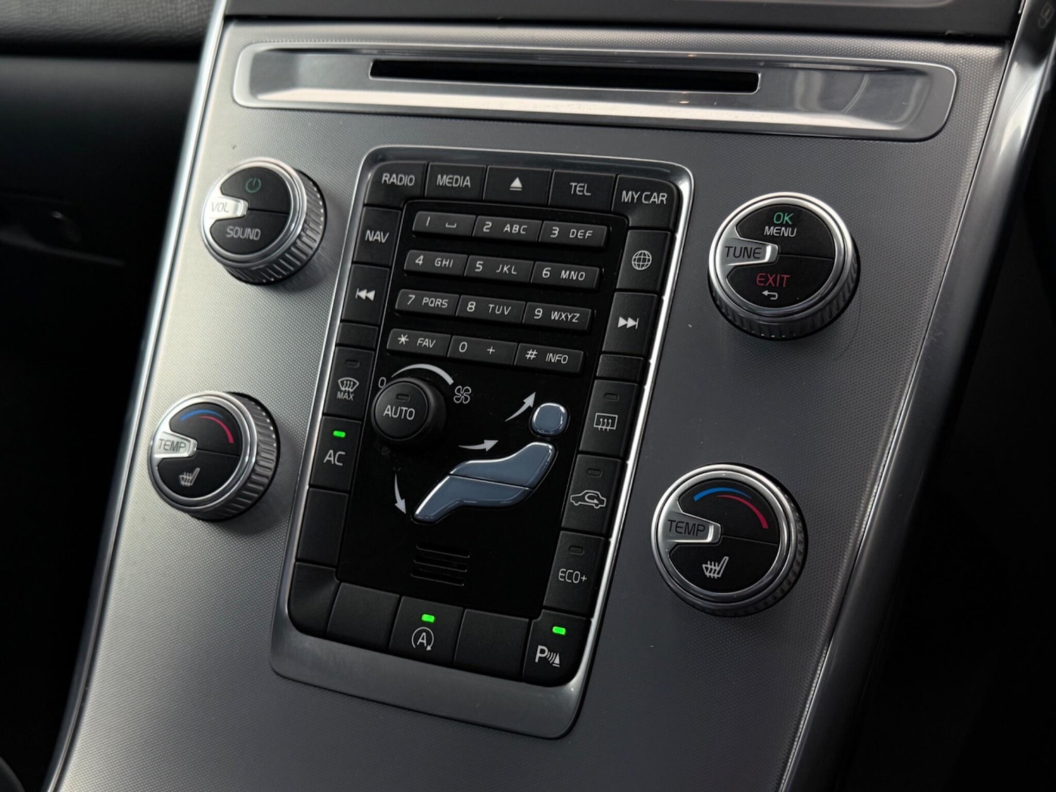 Used Volvo XC60 2017 for sale - 77243693: Photo 31