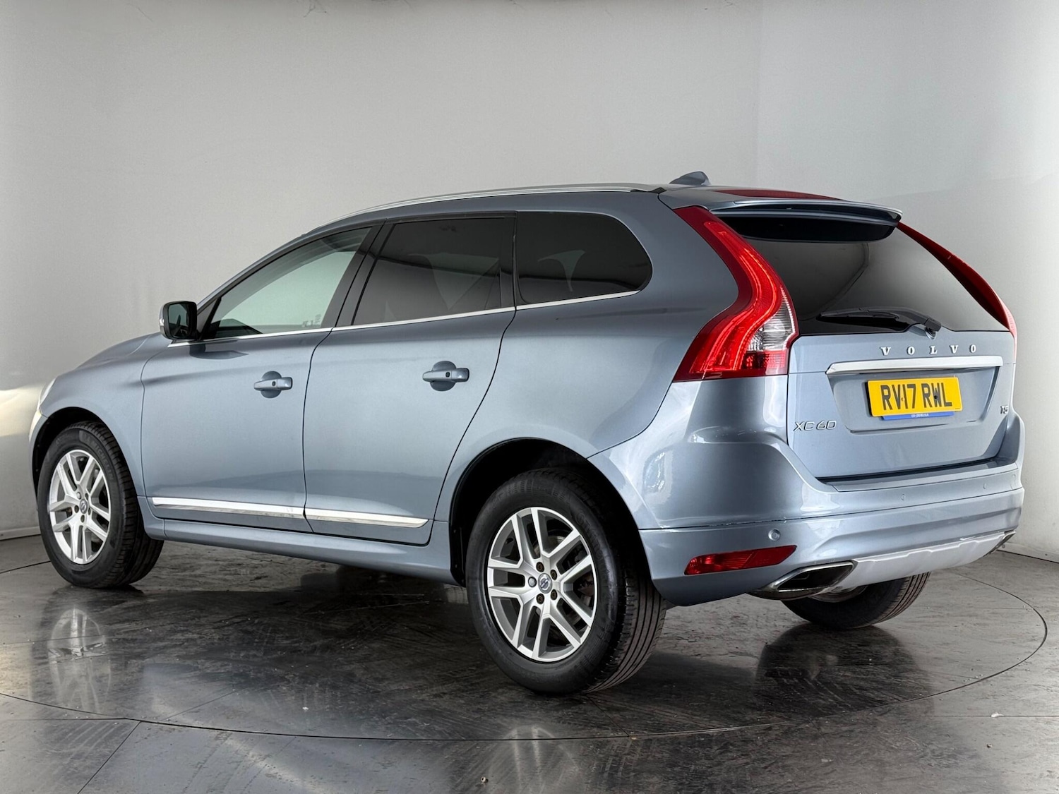 Used Volvo XC60 2017 for sale - 77243693: Photo 4