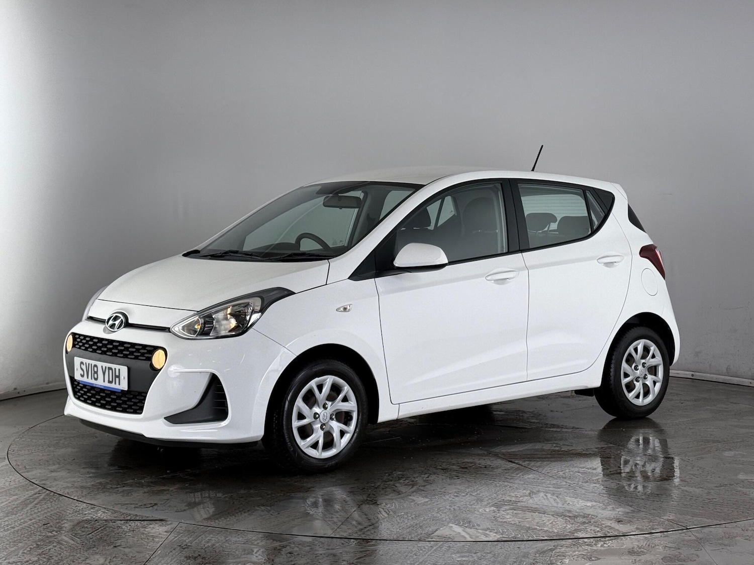 Used Hyundai i10 2018 for sale - 76913377: Photo 3