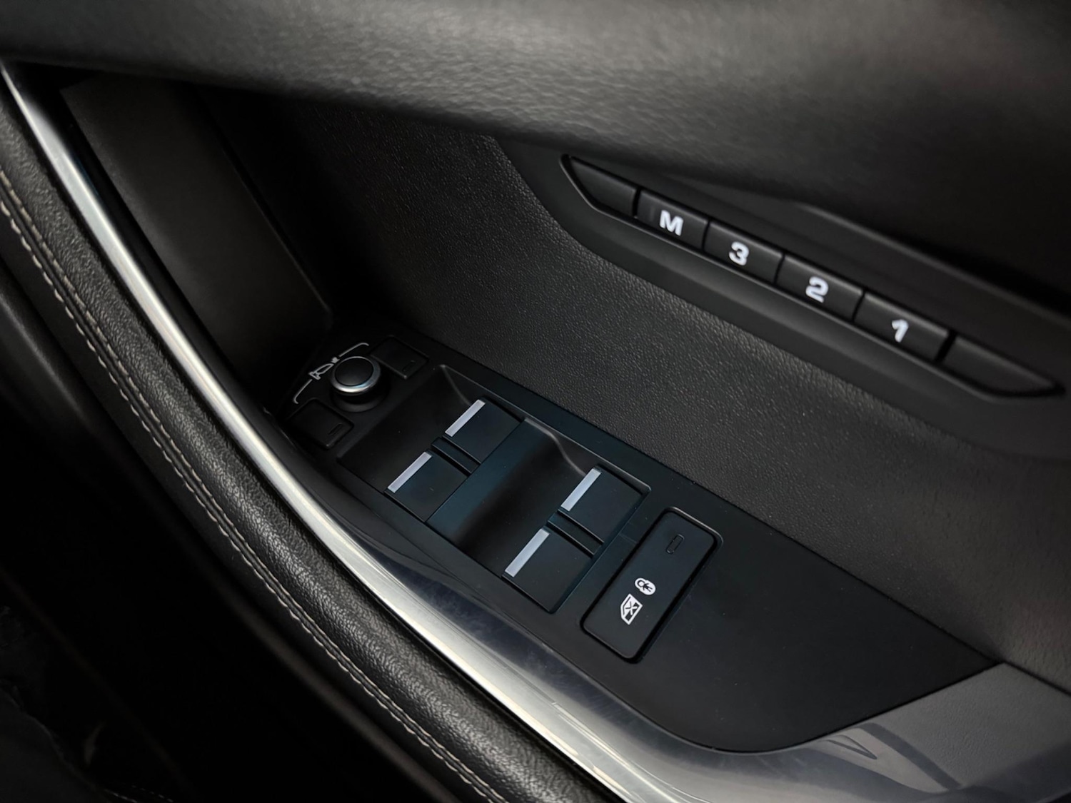 Used Jaguar XE 2021 for sale - 77216952: Photo 18