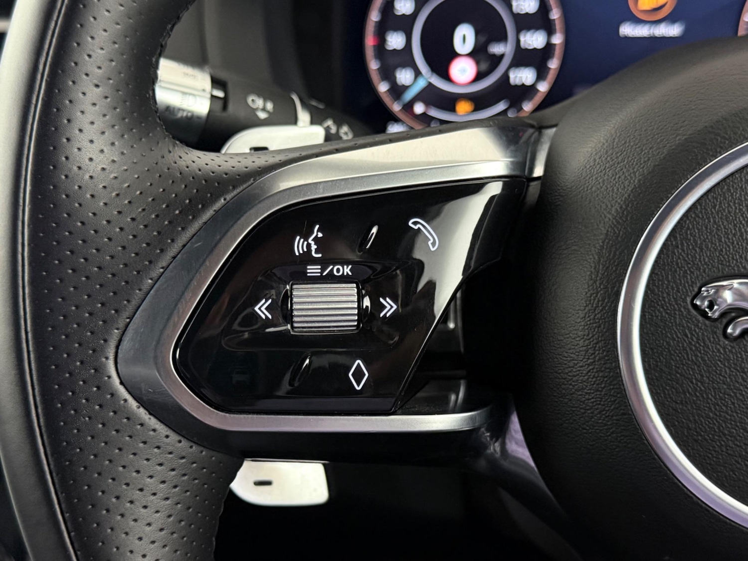 Used Jaguar XE 2021 for sale - 77216952: Photo 23