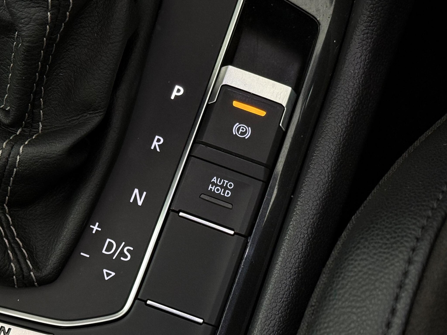 Used Volkswagen Tiguan 2018 for sale - 77181001: Photo 38