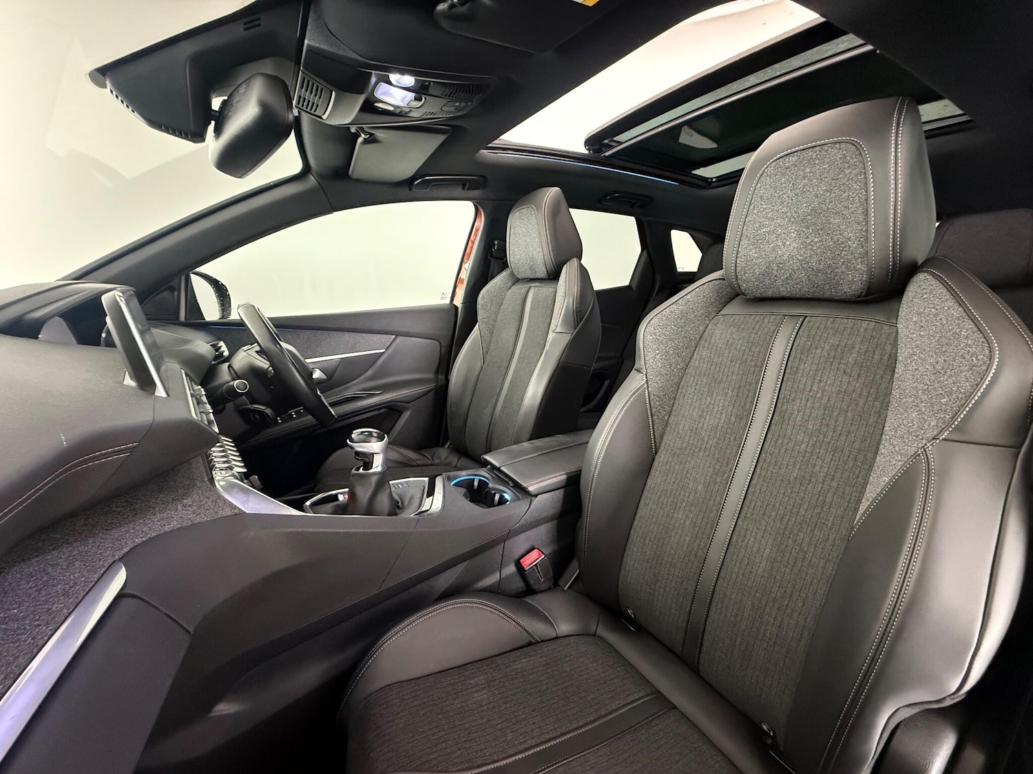 Used Peugeot 3008 2018 for sale - 77181011: Photo 15