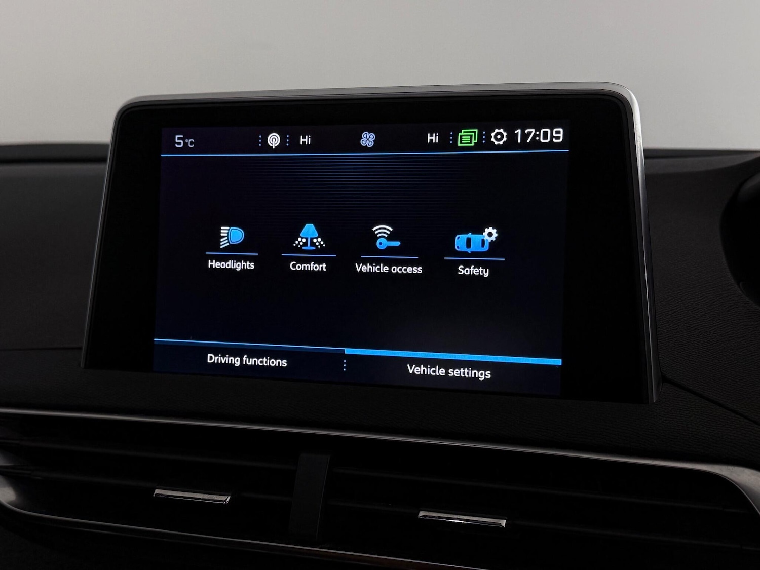 Used Peugeot 3008 2018 for sale - 77181011: Photo 29