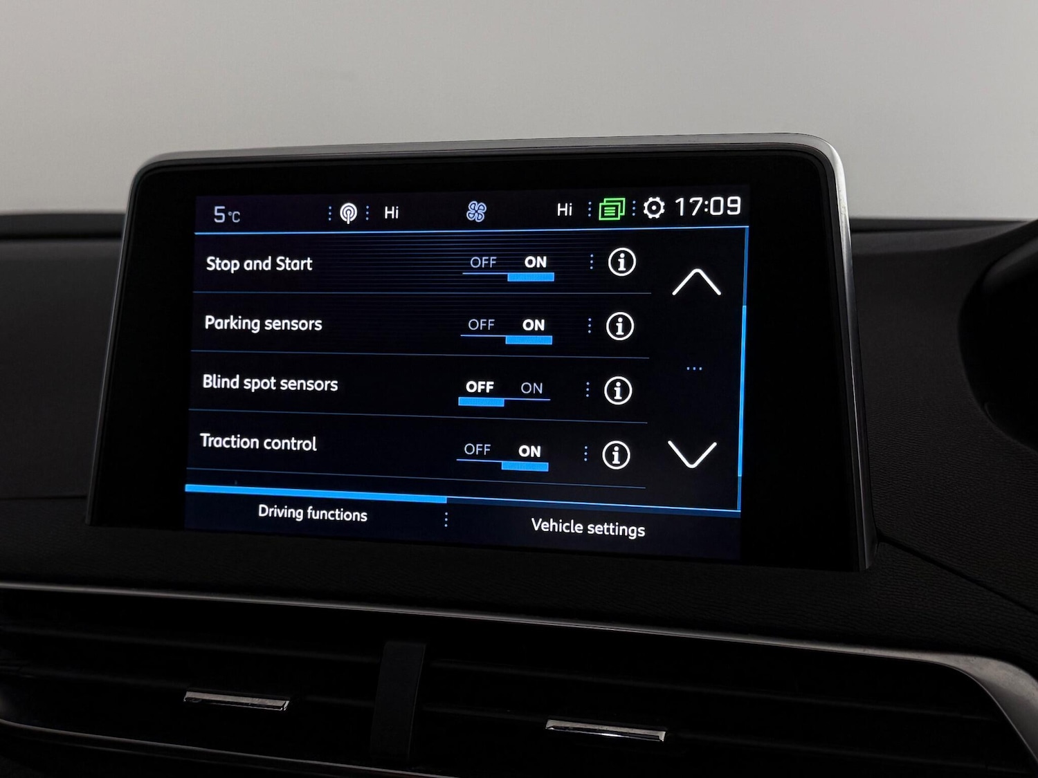 Used Peugeot 3008 2018 for sale - 77181011: Photo 30