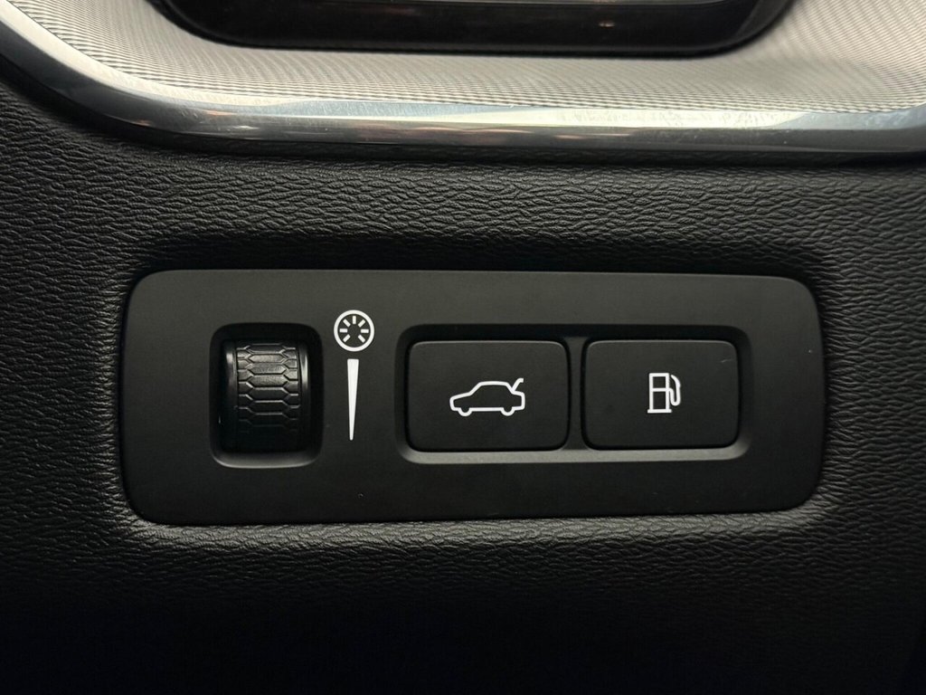 Used Volvo XC60 2020 for sale - 75770972: Photo 42