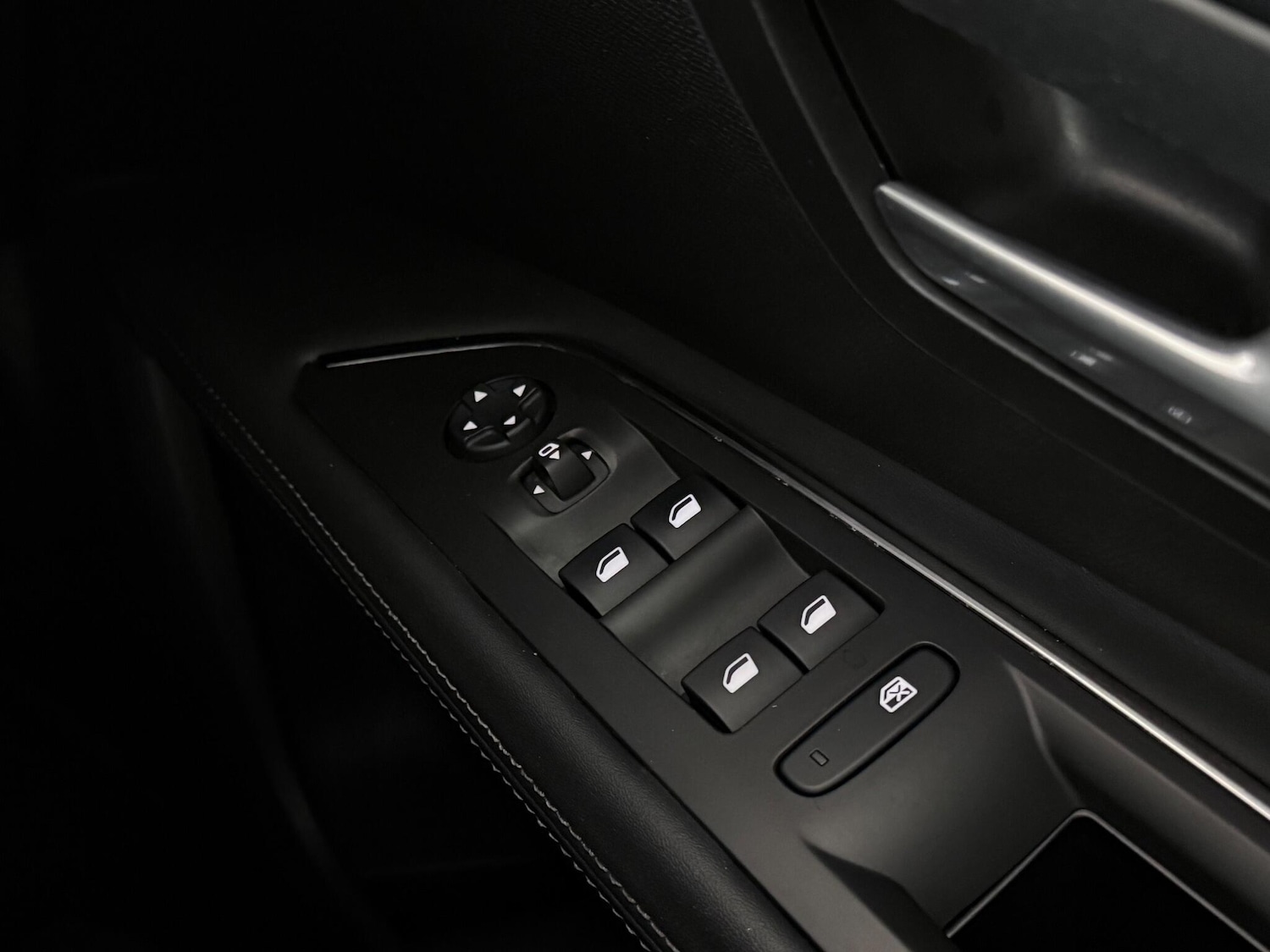 Used Peugeot 3008 2018 for sale - 77259922: Photo 21