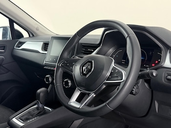 Used Renault Captur 2023 for sale - 78676792: Photo