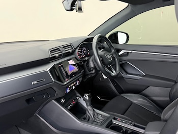 Used Audi Q3 2020 for sale - 78760080: Photo