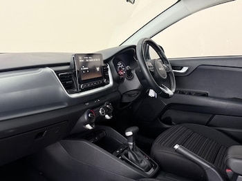 Used Kia Stonic 2022 for sale - 78797401: Photo