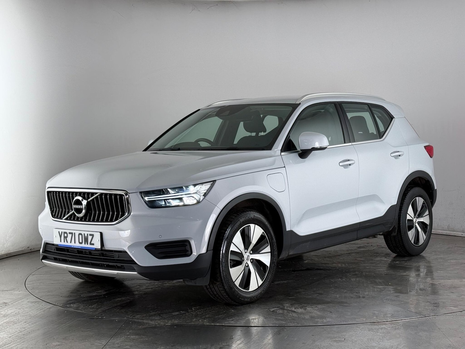Used Volvo XC40 2021 for sale - 77412434: Photo 2