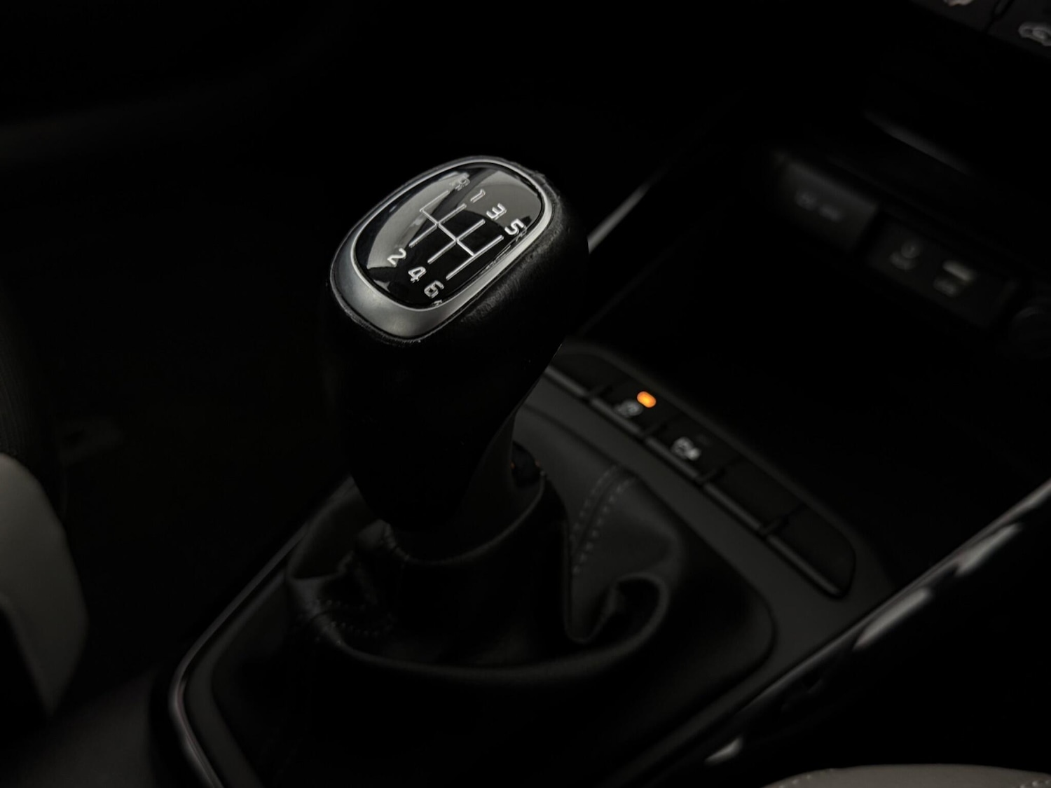 Used Kia Stonic 2019 for sale - 77626410: Photo 28