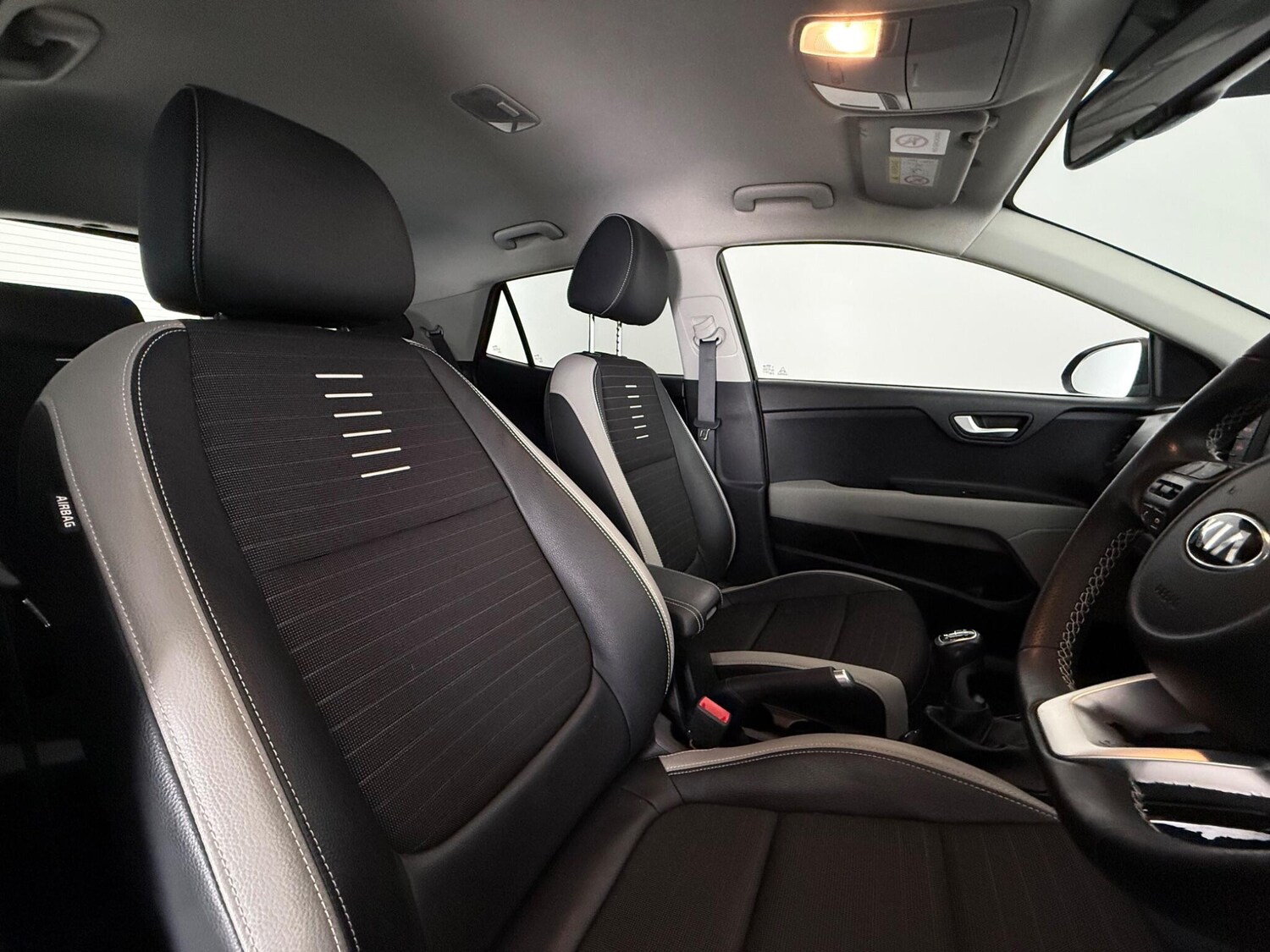 Used Kia Stonic 2019 for sale - 77626410: Photo 9