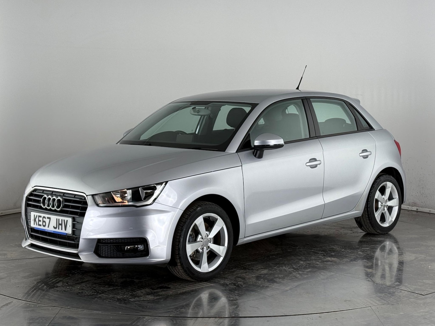 Used Audi A1 2018 for sale - 77181228: Photo 2