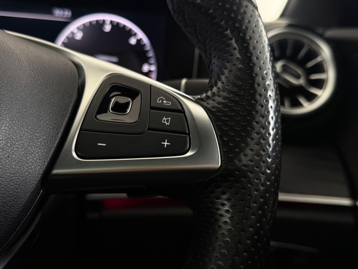 Used Mercedes-Benz E Class 2018 for sale - 77511481: Photo 17