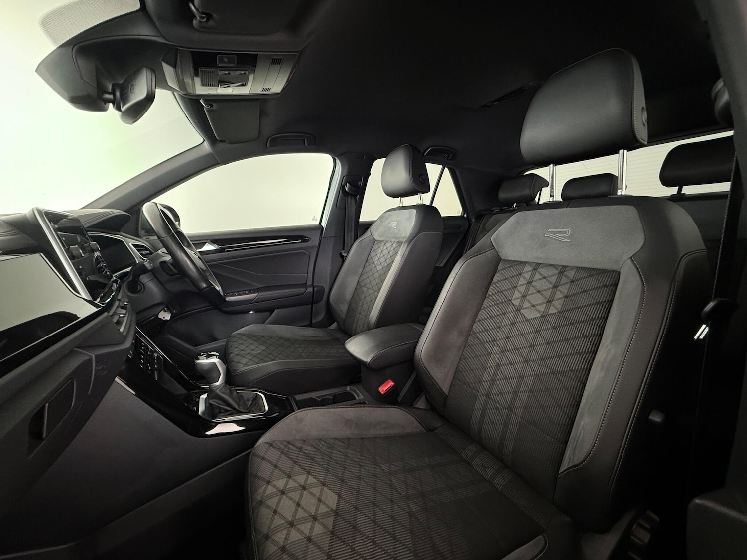 Used Volkswagen T-Roc 2023 for sale - 77754439: Photo 10