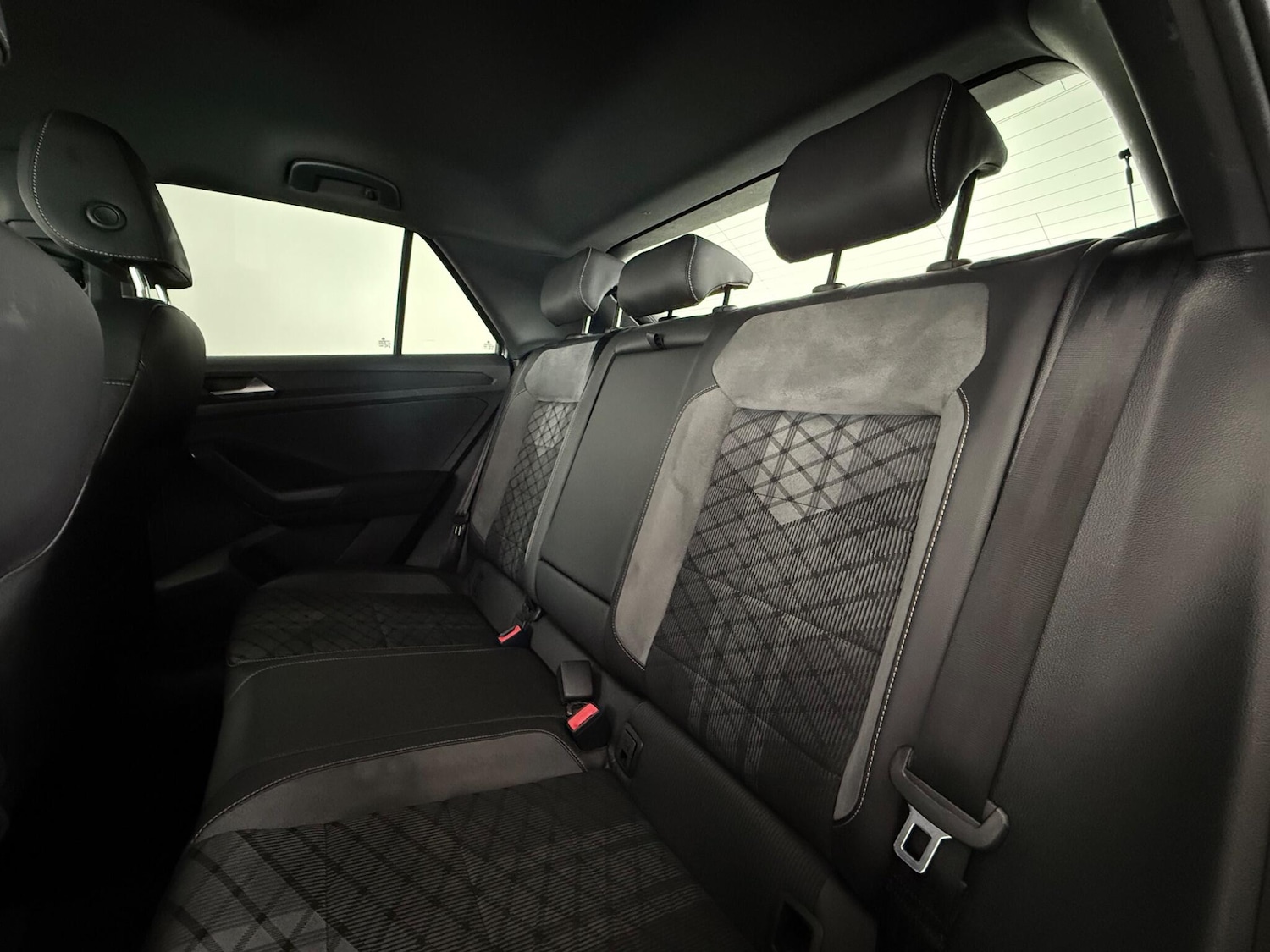 Used Volkswagen T-Roc 2023 for sale - 77754439: Photo 11