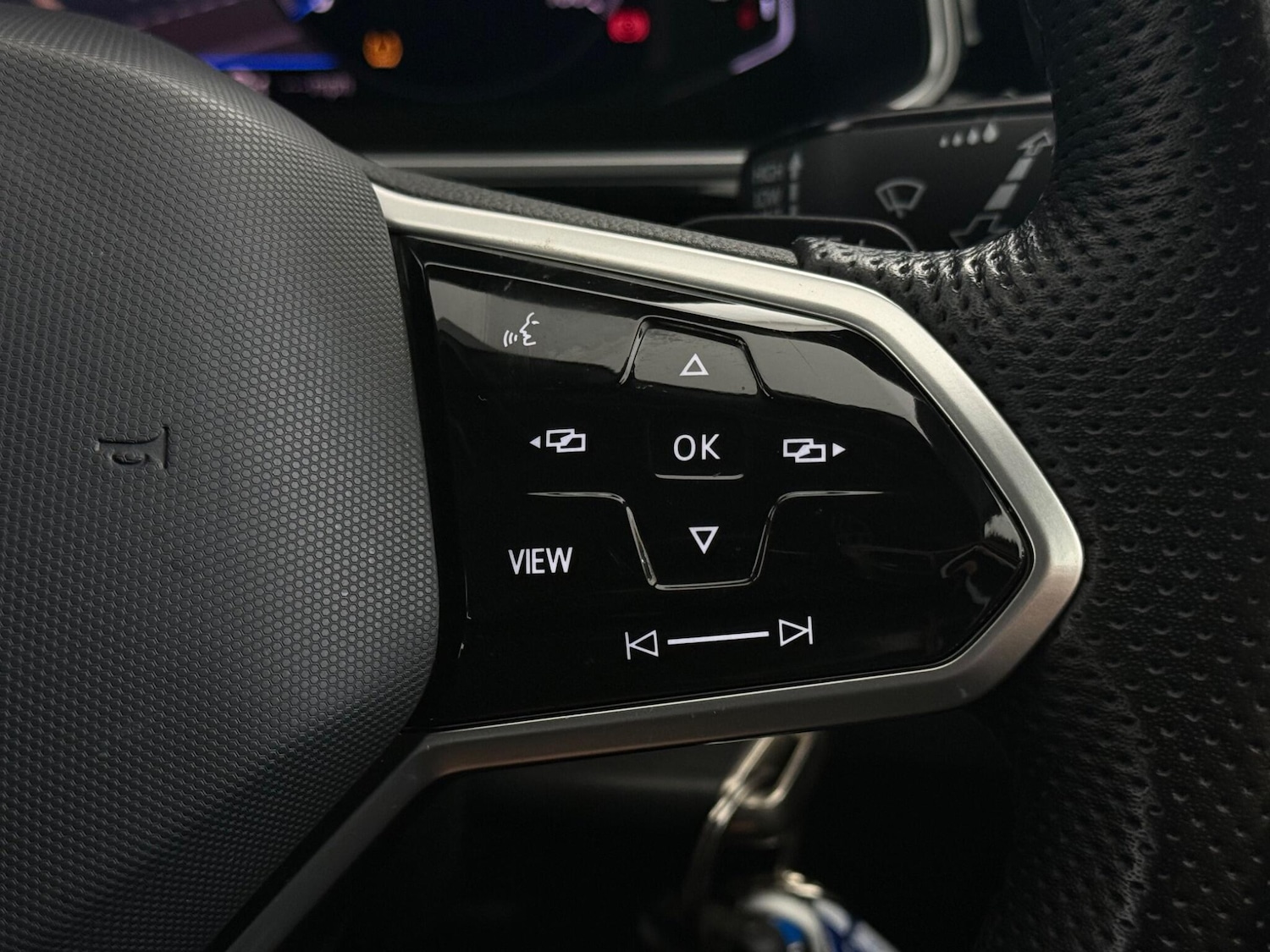 Used Volkswagen T-Roc 2023 for sale - 77754439: Photo 19