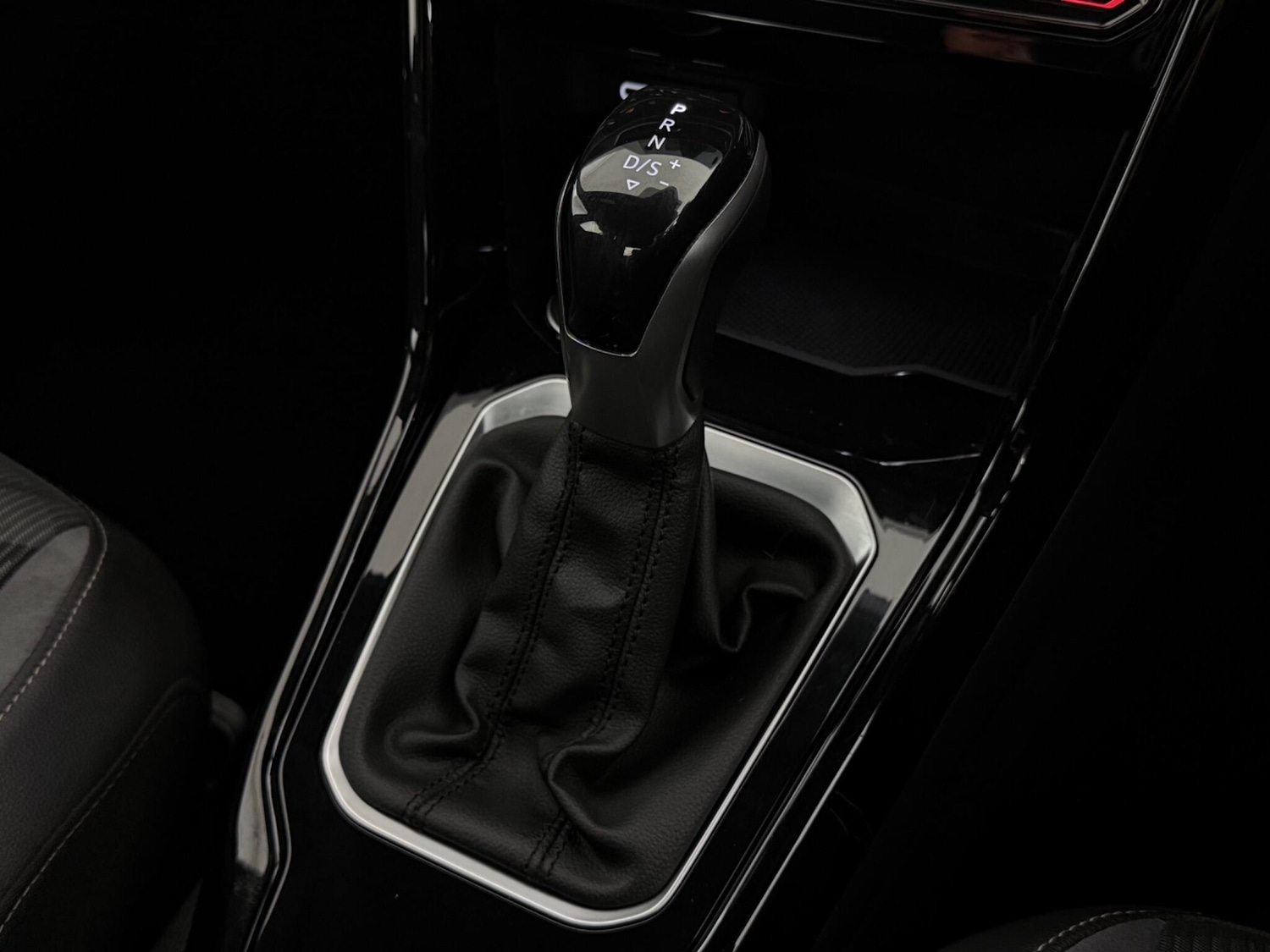 Used Volkswagen T-Roc 2023 for sale - 77754439: Photo 31