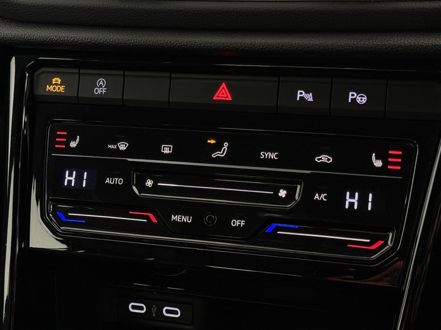 Used Volkswagen T-Roc 2023 for sale - 77754439: Photo 32