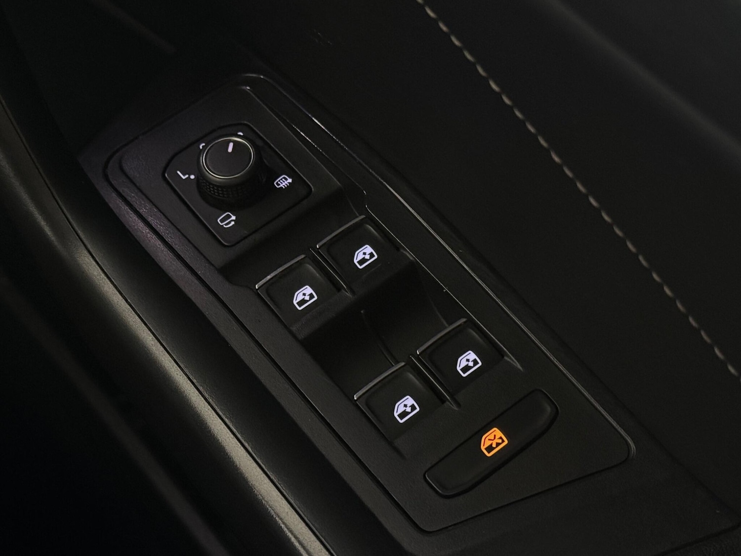 Used Volkswagen T-Roc 2023 for sale - 77754439: Photo 33