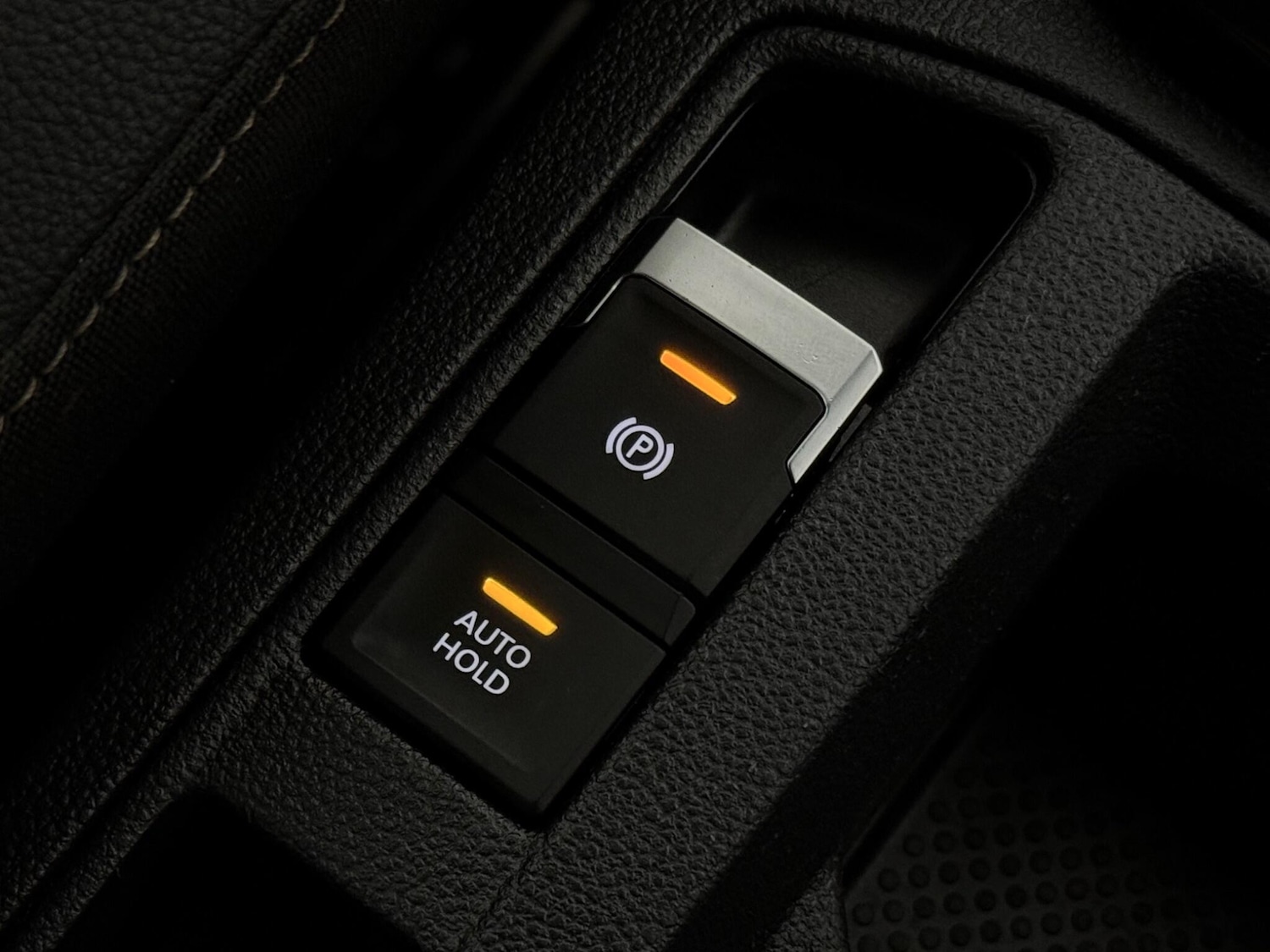 Used Volkswagen T-Roc 2023 for sale - 77754439: Photo 34