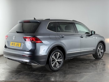 Used Volkswagen Tiguan Allspace 2019 for sale - 77490556: Photo