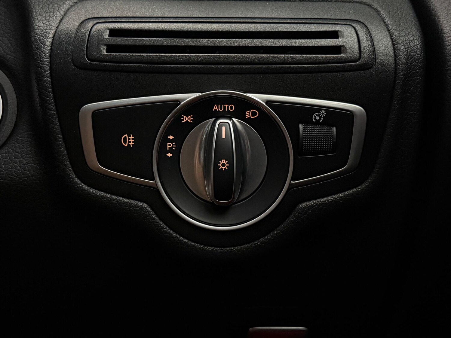 Used Mercedes-Benz GLC 2022 for sale - 76468654: Photo 40