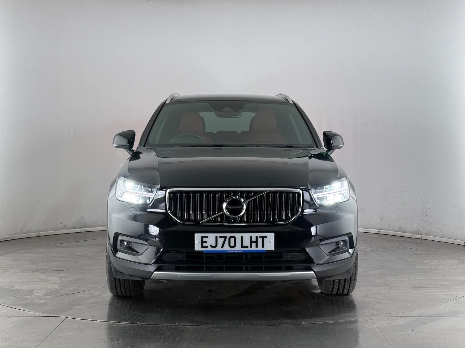 Used Volvo XC40 2020 for sale - 77259793: Photo 2