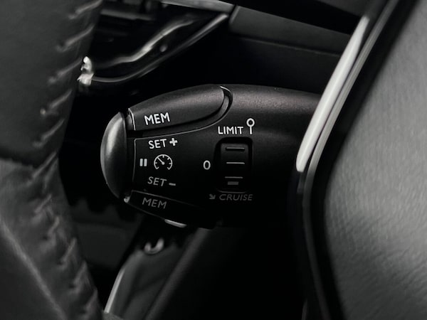 Used Peugeot 2008 2021 for sale - 74443210: Photo 24