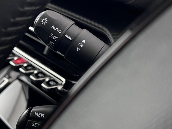 Used Peugeot 2008 2021 for sale - 74443210: Photo 25