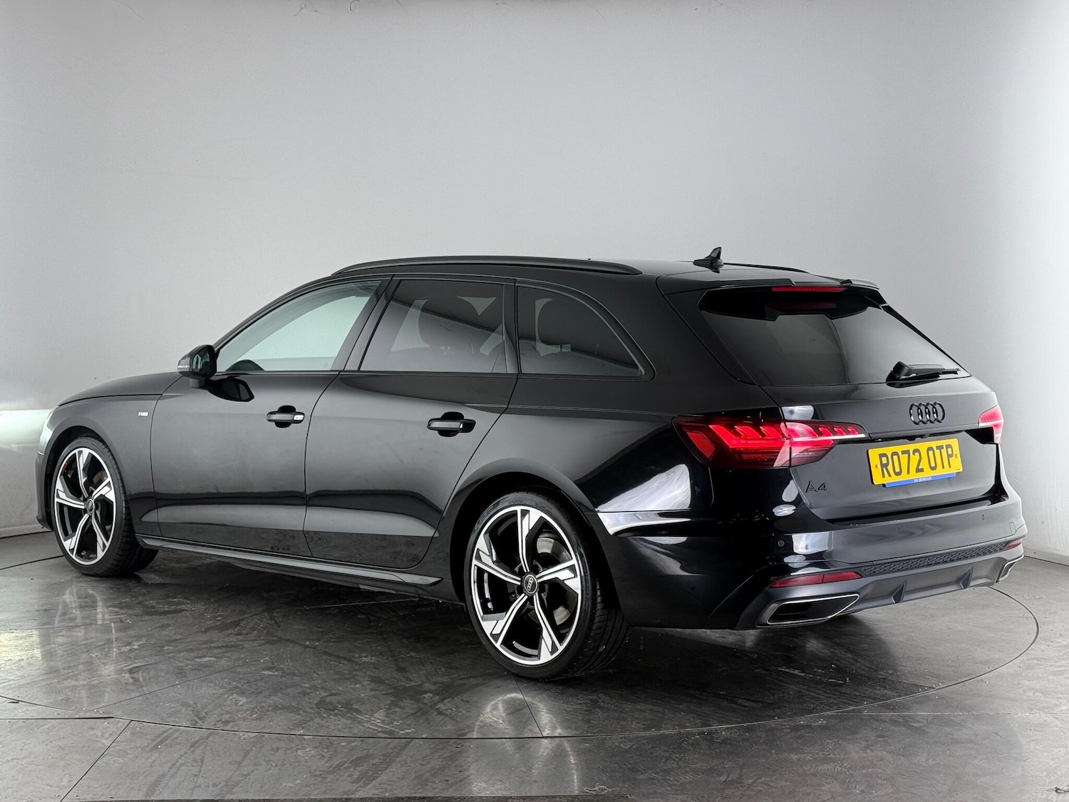 Used Audi A4 Avant 2022 for sale - 77221861: Photo 4