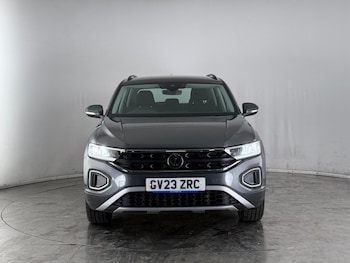 Used Volkswagen T-Roc 2023 for sale - 76657110: Photo