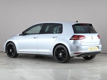 Used Volkswagen Golf 2017 for sale - 78421550: Photo