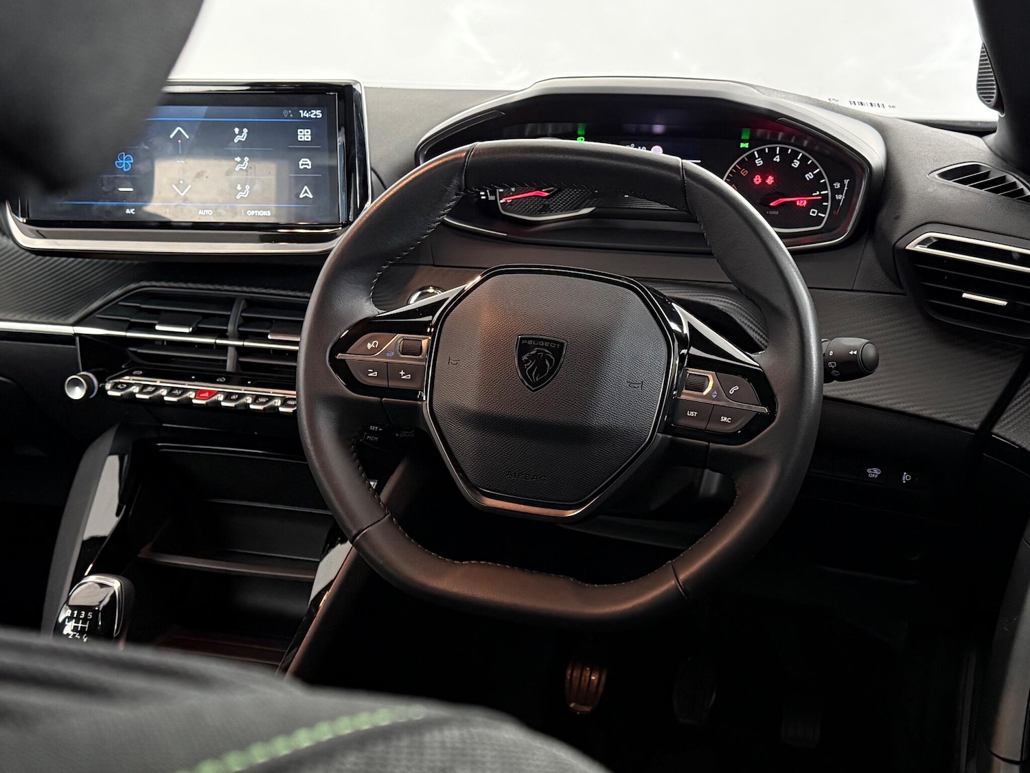 Used Peugeot 2008 2023 for sale - 77246811: Photo 15