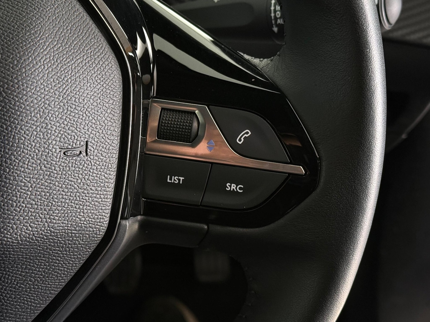 Used Peugeot 2008 2023 for sale - 77246811: Photo 19