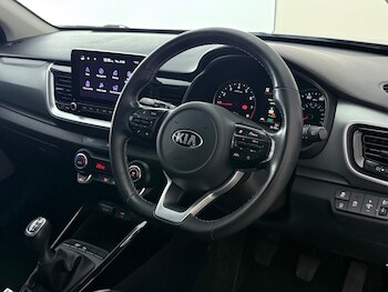 Used Kia Stonic 2020 for sale - 78529167: Photo