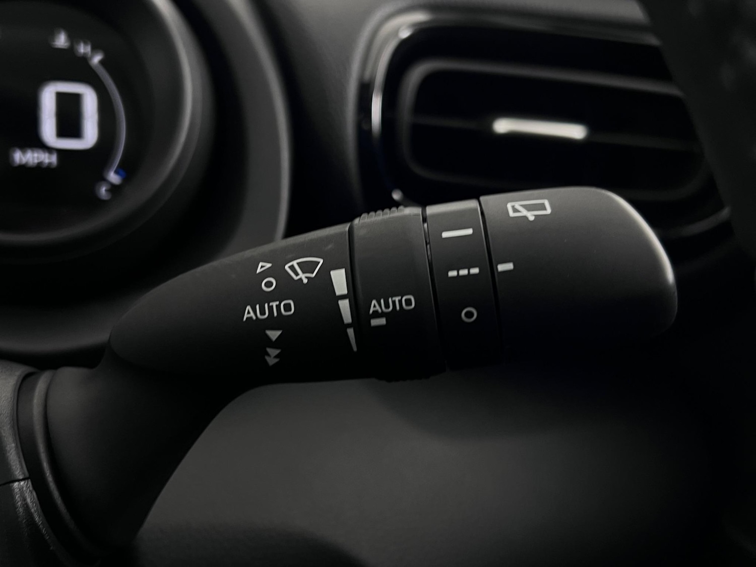 Used Toyota Yaris 2023 for sale - 76468634: Photo 26