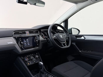 Used Volkswagen Touran 2018 for sale - 79431009: Photo