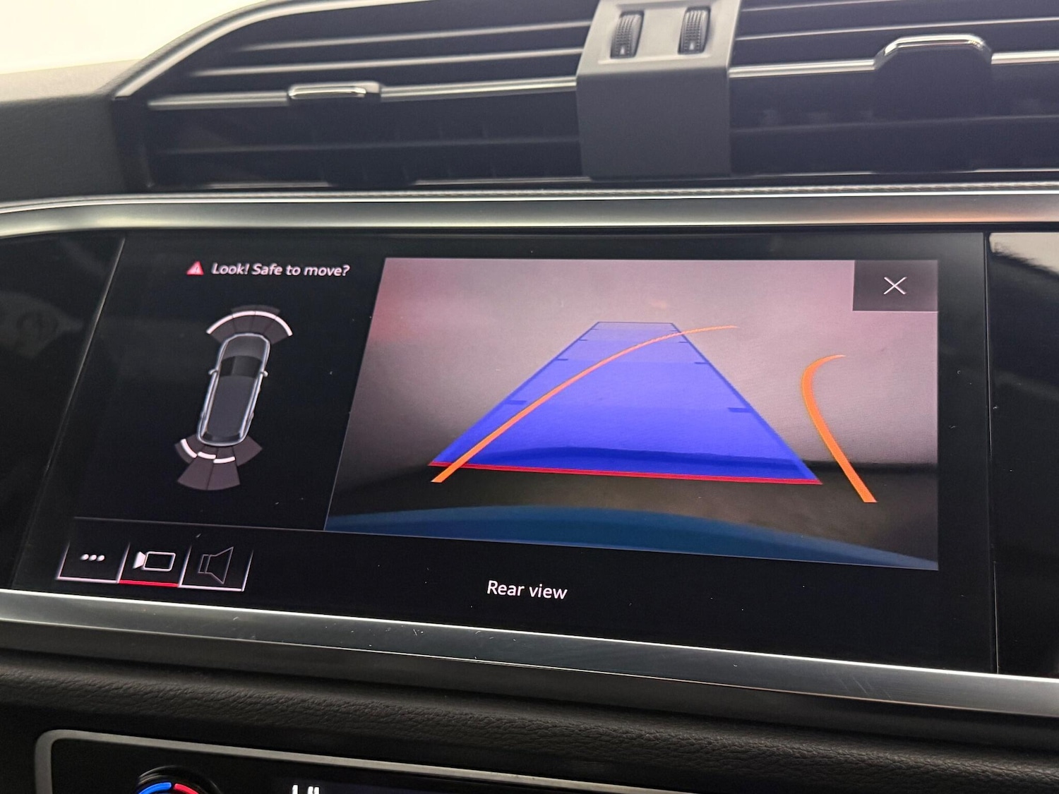 Used Audi Q3 2018 for sale - 76468150: Photo 45