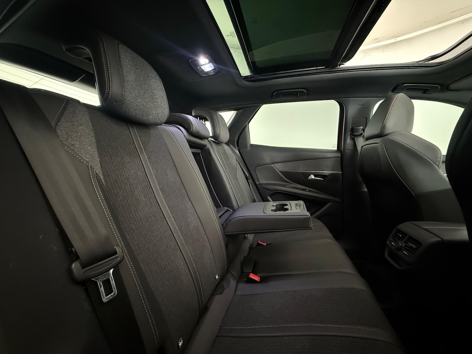 Used Peugeot 3008 2018 for sale - 77246029: Photo 16