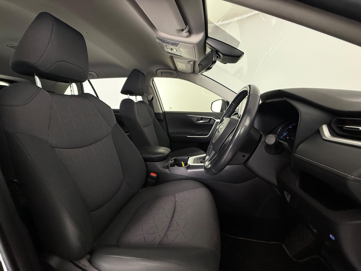 Used Toyota RAV4 2020 for sale - 76468195: Photo 16