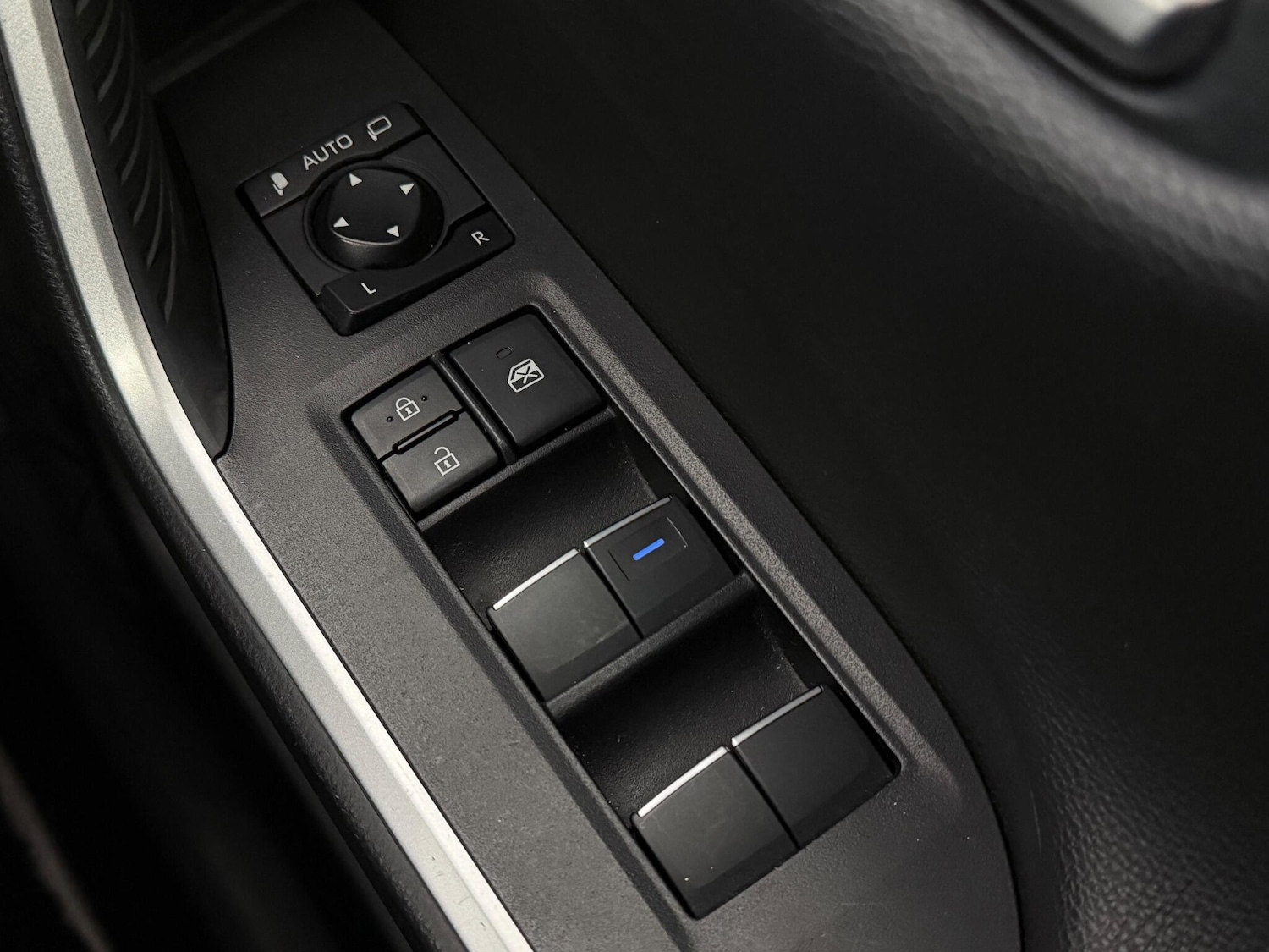 Used Toyota RAV4 2020 for sale - 76468195: Photo 27