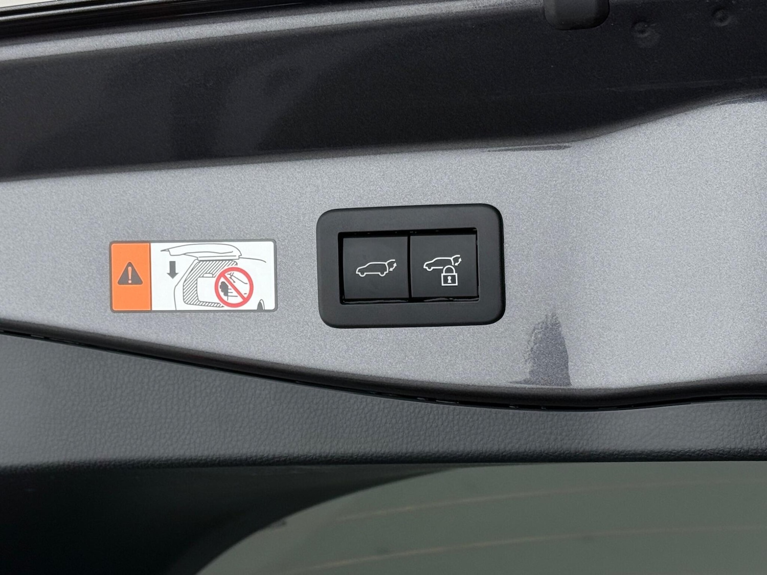 Used Toyota C-HR 2024 for sale - 76468267: Photo 14