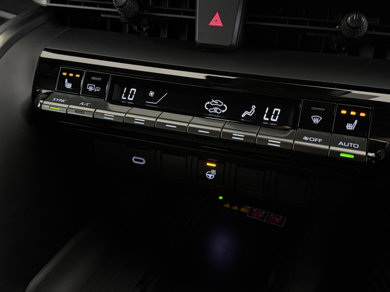 Used Toyota C-HR 2024 for sale - 76468267: Photo 40