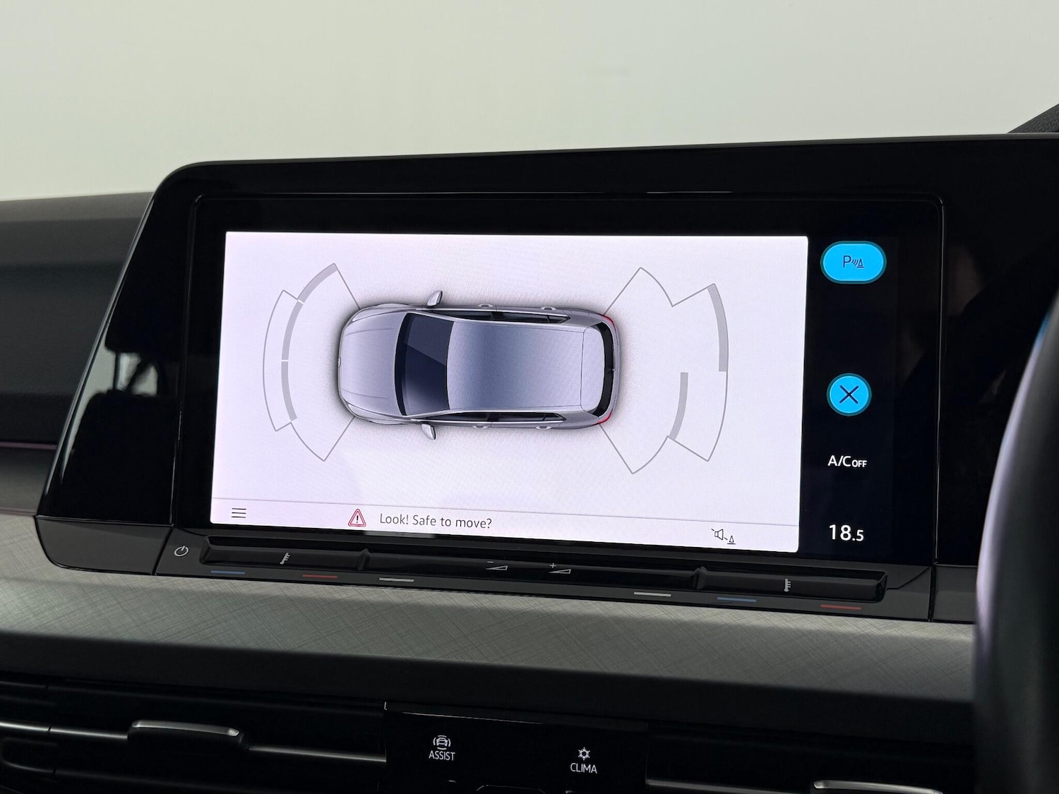 Used Volkswagen Golf 2022 for sale - 77216903: Photo 32