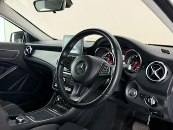 Used Mercedes-Benz GLA 2019 for sale - 79366510: Photo